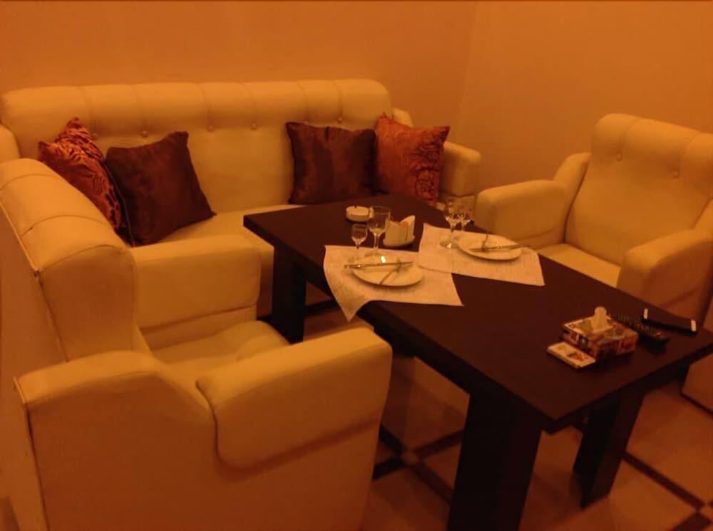 Arrinj Narek+酒店 外观 照片